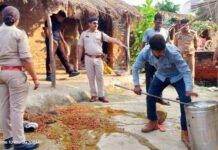 त्योहार नजदीक आते ही धधक रही महुआ अवैध शराब की भट्टियां