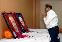 राष्ट्रपिता महात्मा गांधी और पूर्व प्रधानमंत्री लाल बहादुर शास्त्री के सिद्धांतों को आत्मसात करने की जरूरत : डॉ. अरुणवीर सिंह