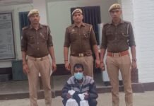 आबकारी विभाग के रात्रि अभियान ने बिगाड़ा शराब तस्करों का खेल, अरुणांचल व यूपी शराब समेत दो तस्कर गिरफ्तार