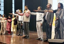 सीडीओ ने मतदान के लिए कॉलेज के छात्र-छात्राओं को किया प्रेरित