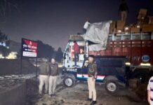 शराब माफिया के लिए खतरों का शहर बना लखनऊ, बिहार पहुंचने से पहले पकड़ा गया अवैध शराब से भरा ट्रक