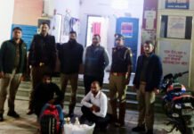 ब्लैक लिस्ट की हुई कार्रवाई का भी नहीं दिखा खौफ, आबकारी विभाग ने फिर मारा कैफे पर छापा देर रात चल रही थी बिना लाइसेंस के शराब पार्टी