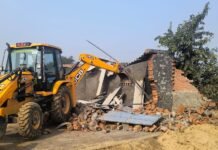 मोरटा में मकान, भोवपुर में 4500 वर्गमीटर में अवैध कॉलोनी पर गरजा जीडीए का बुलडोजर