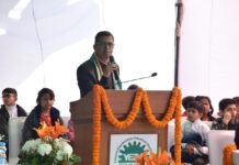 यमुना प्राधिकरण में 76वें गणतंत्र दिवस पर ACEO कपिल सिंह ने ध्वजारोहण कर तिरंगे को दी सलामी बोले प्राधिकरण के विकास में सभी अधिकारी और कर्मचारी दें योगदान यही असली गणतंत्र