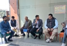 रसूखदार बकायेदारों के खिलाफ नगर निगम की सख्त कार्रवाई हैबिटेंट सेंटर और रॉयल टॉवर सील, नगर आयुक्त विक्रमादित्य सिंह मलिक के निर्देश पर मुख्य कर निर्धारण अधिकारी सुनील राय ने की बड़ी कार्रवाई
