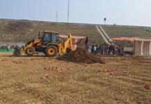 मटियाला और रसूलपुर सिकरोड़ा में 5 अवैध कॉलोनियां की ध्वस्त