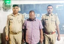 जिले में दिल्ली शराब की तस्करी कर रहे तस्कर को आबकारी विभाग की टीम ने दबोचा