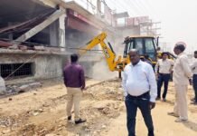 महरौली में बनाई व्यवसायिक बिल्डिंग पर चला जीडीए का बुलडोजर