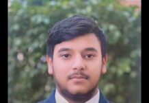 आदर्श पब्लिक स्कूल के रक्षित दुबे ने सीबीएसई 12वीं बोर्ड परीक्षा में 93 प्रतिशत अंक प्राप्त कर रचा सफलता का नया इतिहास