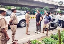 दिनदहाड़े 8.15 लाख की लूट, आंखों में मिर्च डालकर फरार हुए बदमाश