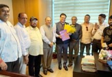 एसीईओ सौम्य श्रीवास्तव से मिले आईआईए के पदाधिकारी, प्रशंसा पत्र सौंपा