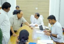जनता की आवाज़ को प्राथमिकता, DM दीपक मीणा ने सुनी समस्याएं