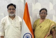 जनसेवक तरुण मिश्र ने मंत्री रेणु देवी से की मुलाकात, हर घर तिरंगा अभियान को सफल बनाने का किया आह्वान