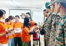हल्द्वानी में बहनों का फौजियों को सलाम, राखी के धागों में बंधा देशप्रेम