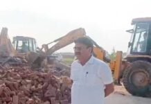 यमुना एक्सप्रेसवे पर अवैध कब्जों को हटाकर विकास का रास्ता साफ, आर.के. सिंह का नजीर नेतृत्व