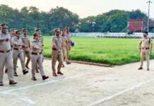 पुलिस लाइन में गूंजे कदमताल, डीसीपी धवल जायसवाल ने बढ़ाया जवानों का हौसला