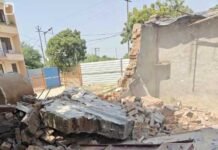 महरौली और डासना में जीडीए ने 450 वर्गगज में अवैध मकान और दुकानें ध्वस्त कर चलाया बुलडोजर