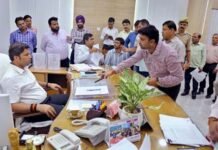 जनसुनवाई में गूंजा जनता का दर्द, जिलाधिकारी माँदड़ ने दिलाया भरोसा – हर समस्या का होगा समाधान