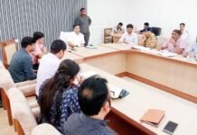 रामलीला और रावण दहन के दौरान जनता की सुरक्षा सुनिश्चित करने के लिए जिलाधिकारी रविन्द्र कुमार माँदड़ ने दिए सख्त निर्देश