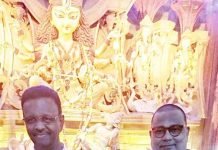 कोलकाता के सबसे बड़े दुर्गा पूजा पंडाल में पहुंचे जन सेवक तरुण मिश्र, राज्य शहरी विकास मंत्री और महापौर ने किया भव्य स्वागत