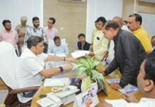 जिलाधिकारी के निर्देश पर सोसाइटी और आवासीय शिकायतों पर सख्त कार्रवाई, जनसुनवाई में पारदर्शिता सुनिश्चित
