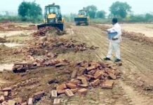 मोरटी और अटोर गांव में 26 बीघा में फैली अवैध कॉलोनियों का जीडीए ने बुलडोजर से किया ध्वस्त