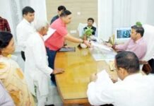 जनसुनवाई में बढ़ती भागीदारी में दिखा प्रशासन पर भरोसा, डीएम ने अधिकारियों को दिए कार्रवाई के निर्देश