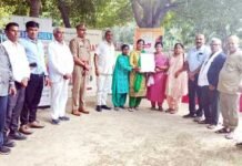 कौशांबी सेंट्रल पार्क में 1000 बच्चों को कराया गया भोजन, लव केयर फाउंडेशन की मानवता से भरी पहल