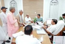 जनसुनवाई: जिलाधिकारी रविन्द्र कुमार माँदड़ ने समस्याओं का किया त्वरित और गुणवत्तापूर्ण निस्तारण सुनिश्चित
