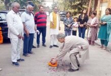 वार्ड-72 में विकास को नई रफ्तार, पार्षद निधि से शुरू हुआ रोड निर्माण कार्य