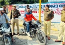 मिशन शक्ति-5.0: महिला पुलिसकर्मियों ने हापुड़ चुंगी चौराहे पर संभाली यातायात व्यवस्था, काटे चालान