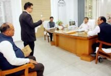 जिलाधिकारी रविन्द्र कुमार माँदड़ ने दी सख्त चेतावनी- भूमाफिया और प्रदूषण फैलाने वालों पर होगी कड़ी कार्रवाई