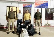 रात्रि अभियान का असर: आबकारी विभाग की टीम ने लाइसेंसी शराब दुकान से मिलावटी शराब के खेल का किया भंडाफोड़, यूपी की शराब में पानी भरकर बेचते थे बोतल