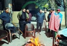 ठंड की रातों में नगर आयुक्त सड़कों पर उतरे, रैन बसेरों का औचक निरीक्षण कर व्यवस्थाओं का लिया जायजा