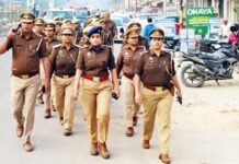 वर्दी में भरोसा, कदमों में हौसला: सड़क से स्कूल तक महिलाओं में भरोसे की आवाज बनीं एसीपी उपासना पांडेय