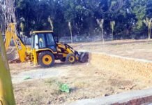 Modinagar में 26 हजार वर्गमीटर में तीन अवैध कॉलोनियों पर चला GDA Bulldozers