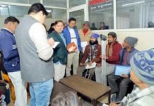 हर पात्र को योजनाओं का लाभ दिलाना प्रशासन की नैतिक जिम्मेदारी: डीएम