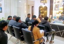 सीएम डैशबोर्ड में योजनाओं में ए ग्रेड लाने के लिए सीडीओ अभिनव गोपाल ने अधिकारियों को सख्त निर्देश दिए