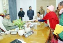 जन शिकायतों के निस्तारण में लापरवाही नहीं होगी बर्दाश्त: रविन्द्र कुमार माँदड़