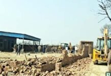 बसंतपुरी सैंतली और मोरटा में 66 बीघा में चार अवैध कॉलोनियों का बुलडोजर से ध्वस्तीकरण