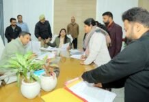जनता दर्शन में प्रशासन सख्त, लापरवाही पर नहीं मिलेगी छूट