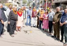 महाशिवरात्रि पर कौशांबी सूर्य लाइन में सड़क निर्माण कार्य का शुभारंभ