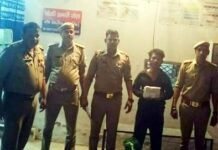 अवैध शराब तस्करों पर आबकारी विभाग ने कसा शिकंजा, 110 पव्वा देशी शराब के साथ आरोपी गिरफ्तार