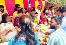 महावीर जयंती पर कौशांबी में सेवा और श्रद्धा का संगम, गंगा टावर पर विशाल भंडारे का आयोजन
