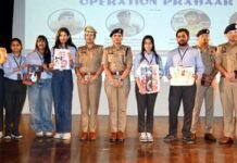‘ऑपरेशन प्रहार’ का असर: पुलिस ने युवाओं को दिया संदेश-नशे और हथियारों से दूर रहकर बनाएं सुरक्षित भविष्य