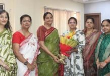 बिना कोचिंग यूपीपीसीएस पास कर बनीं नायब तहसीलदार, केडीबी विद्यालय की पूर्व छात्रा रश्मि का भव्य सम्मान