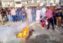 आग से बचाव की रिहर्सल: ‘सुरक्षित गाजियाबाद’ अभियान तेज, सोसायटी से मॉल तक फायर सेफ्टी की पड़ताल
