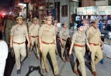 बकरीद से पहले पुलिस का शक्ति प्रदर्शन, एसीपी उपासना पाण्डेय ने सड़कों पर उतरकर संभाला मोर्चा