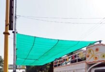 तपती धूप से राहत: ट्रैफिक सिग्नलों पर छांव देने उतरा नगर निगम, नवयुग मार्केट रेड लाइट पर लगी ग्रीन नेट