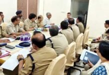 गौतमबुद्ध नगर में राजस्व, निगरानी और कार्रवाई पर सख्त कमान, आबकारी आयुक्त डॉ. आदर्श सिंह का अधिकारियों को अल्टीमेटम